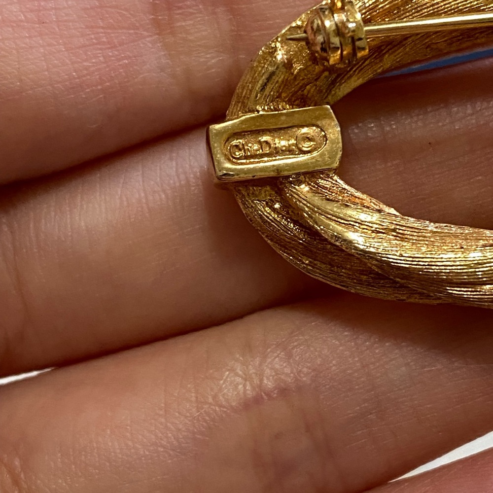 Authentic vintage Dior golden tone brooch - Picture 4 of 7